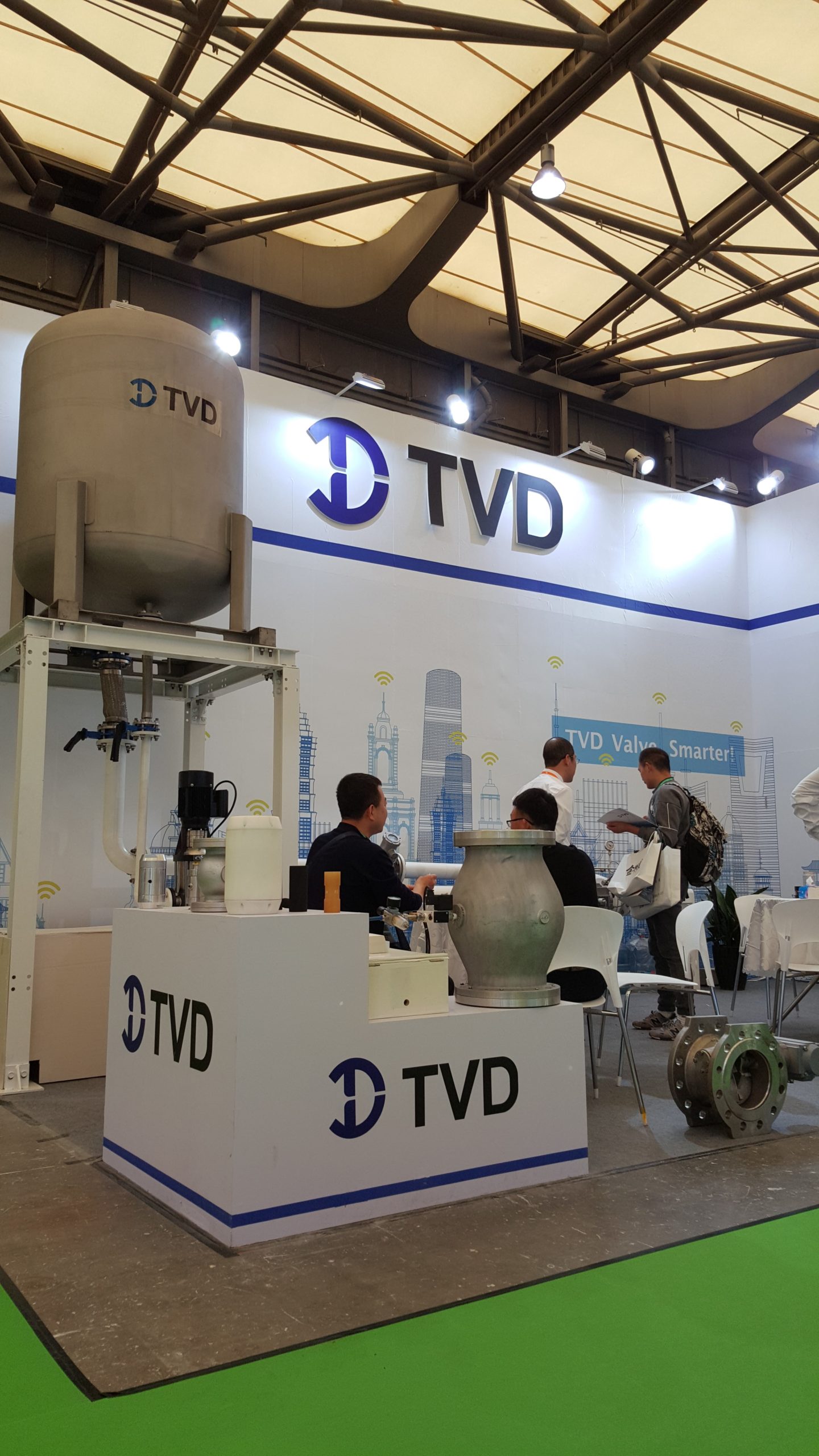 KVT auf dem Messestand unseres Partners TVD in Shanghai KVT-TVD-20190415_121043